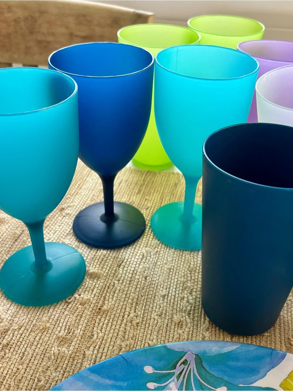 34 piece Assorted Outdoor Tableware Drink & Snack Set